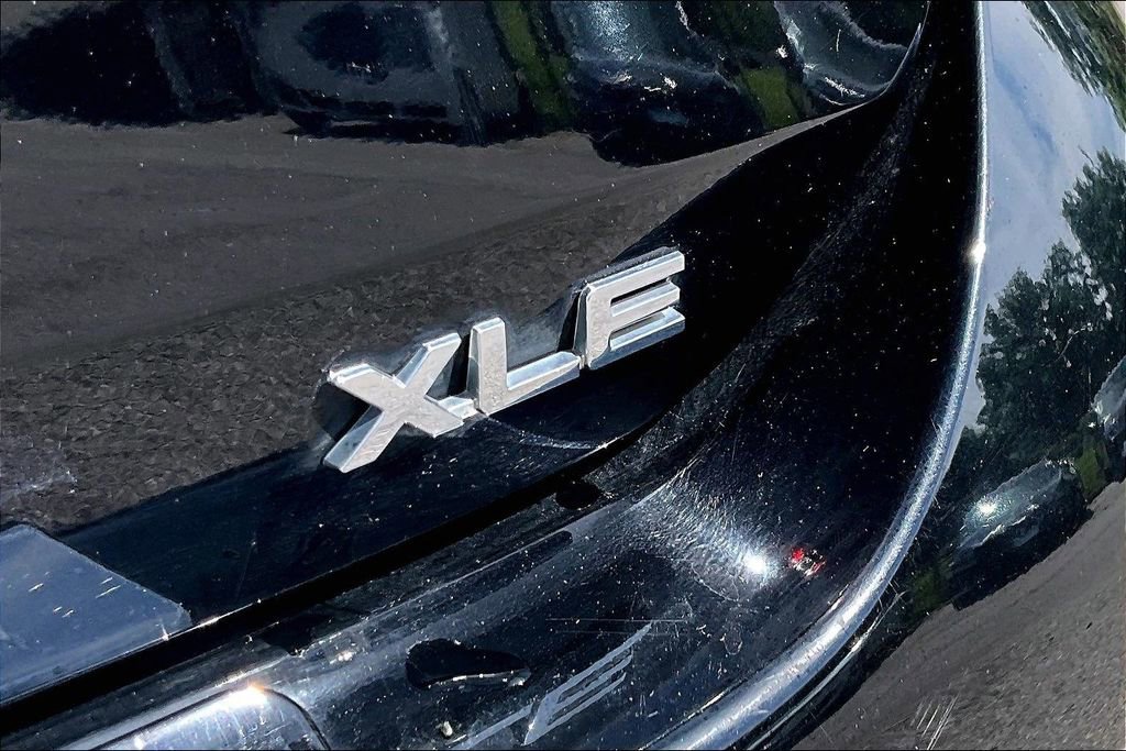 Used 2020 Toyota Highlander XLE AWD/4WD image 9