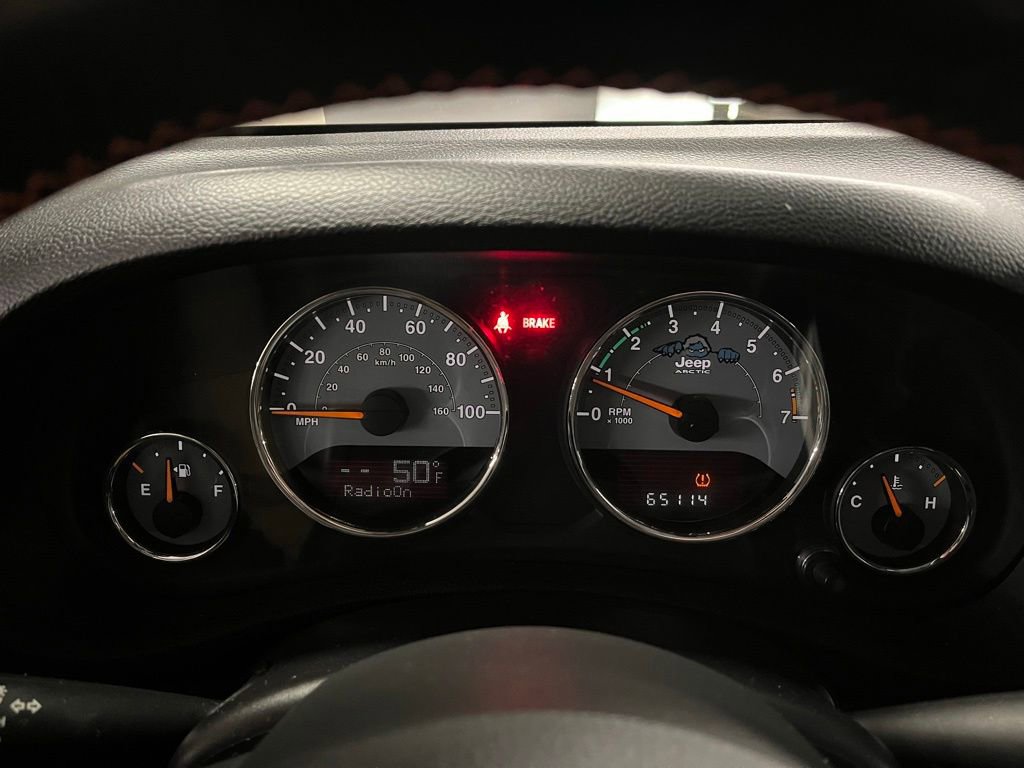 Used 2012 Jeep Wrangler Unlimited Sahara image 18