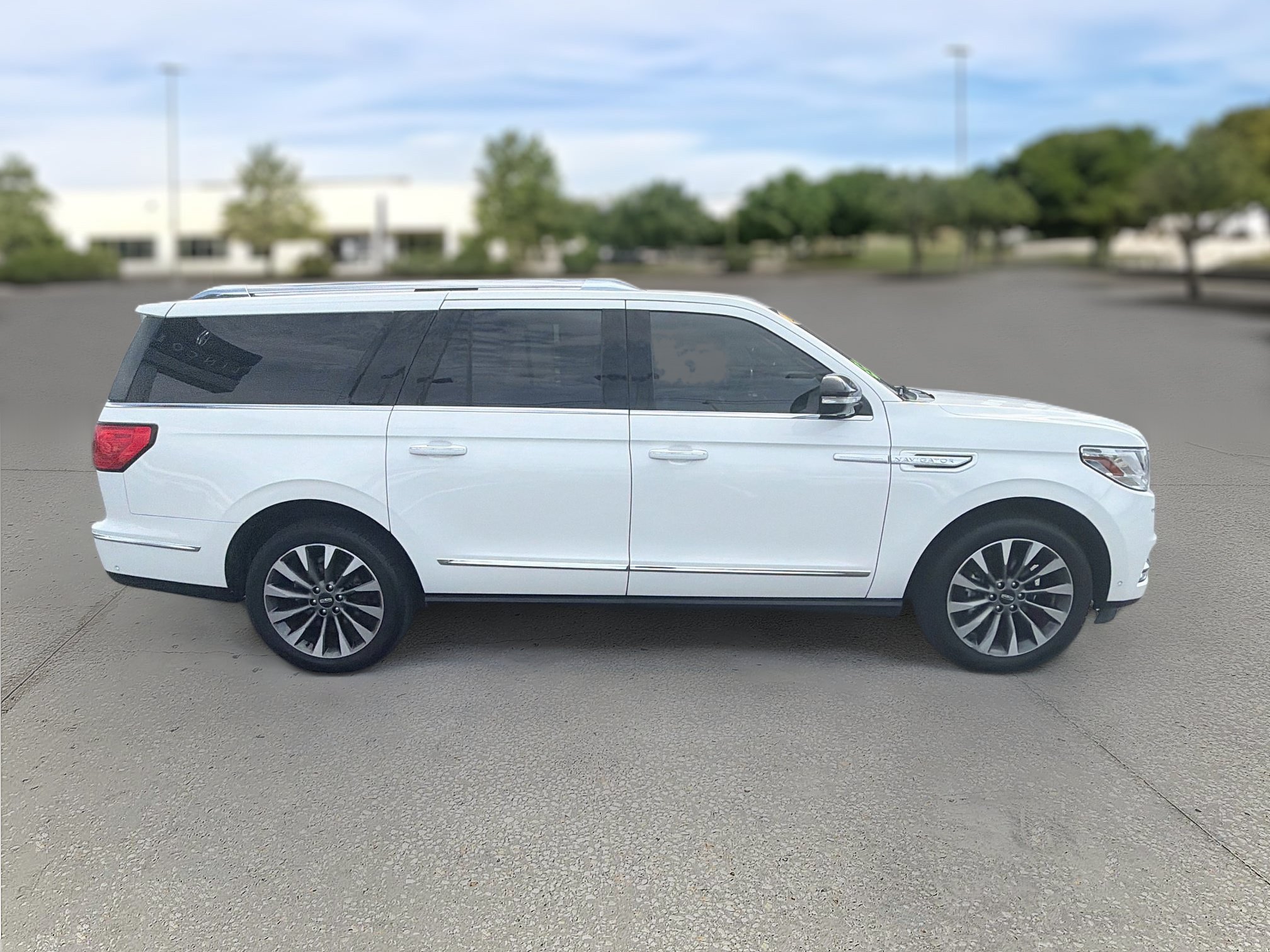 Used 2021 Lincoln Navigator L Reserve AWD/4WD image 8