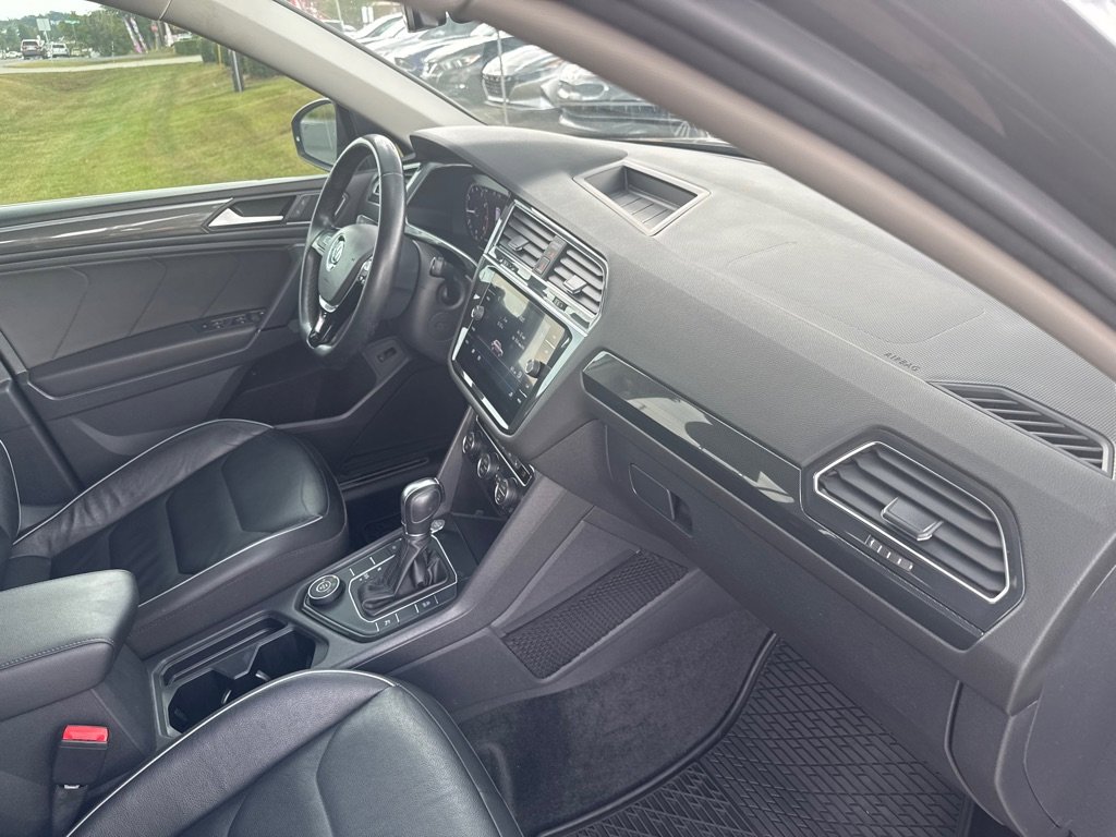 Used 2019 Volkswagen Tiguan SEL Premium image 19