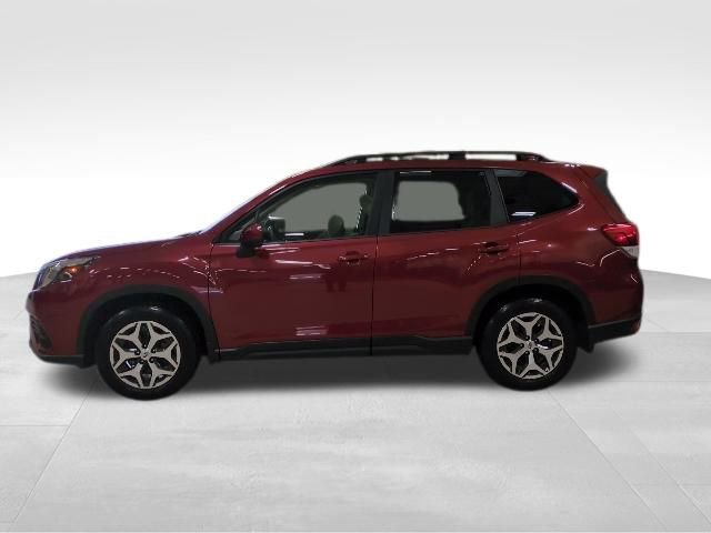 Certified 2023 Subaru Forester Premium image 9