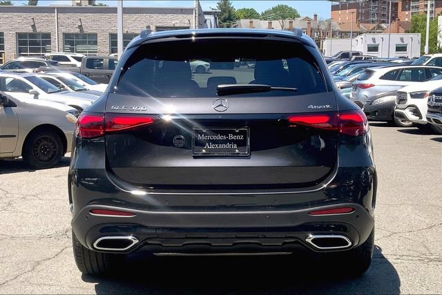 Used 2026 Mercedes-Benz GLC 300 4MATIC image 3