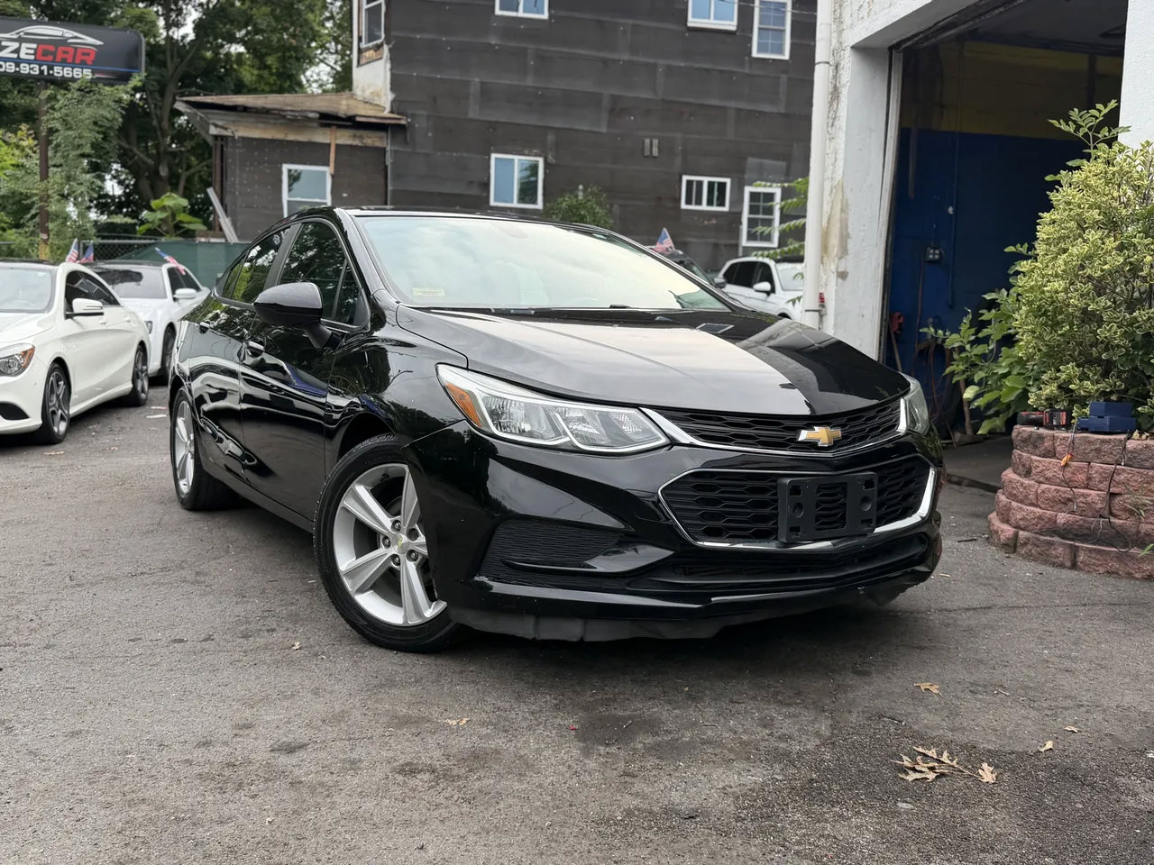 Used 2017 Chevrolet Cruze LS FWD image 16