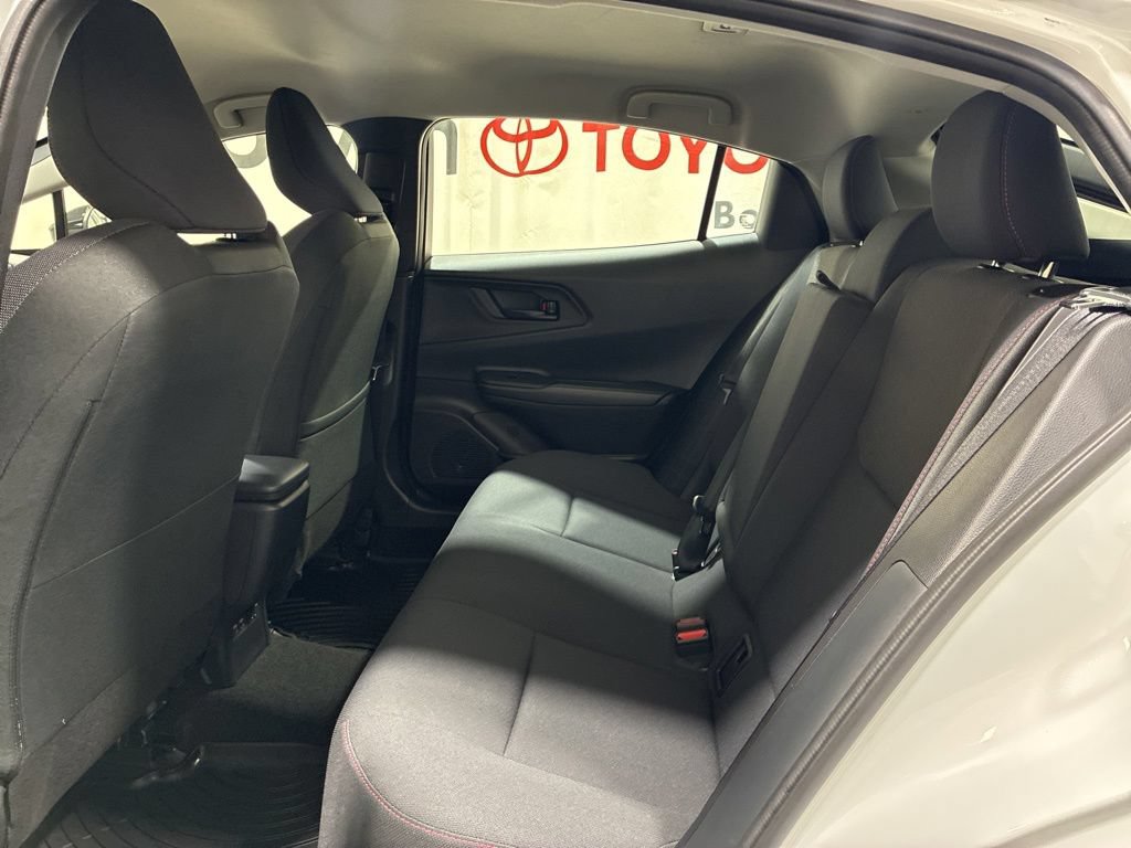 Used 2025 Toyota Prius Plug-In Hybrid FWD image 18