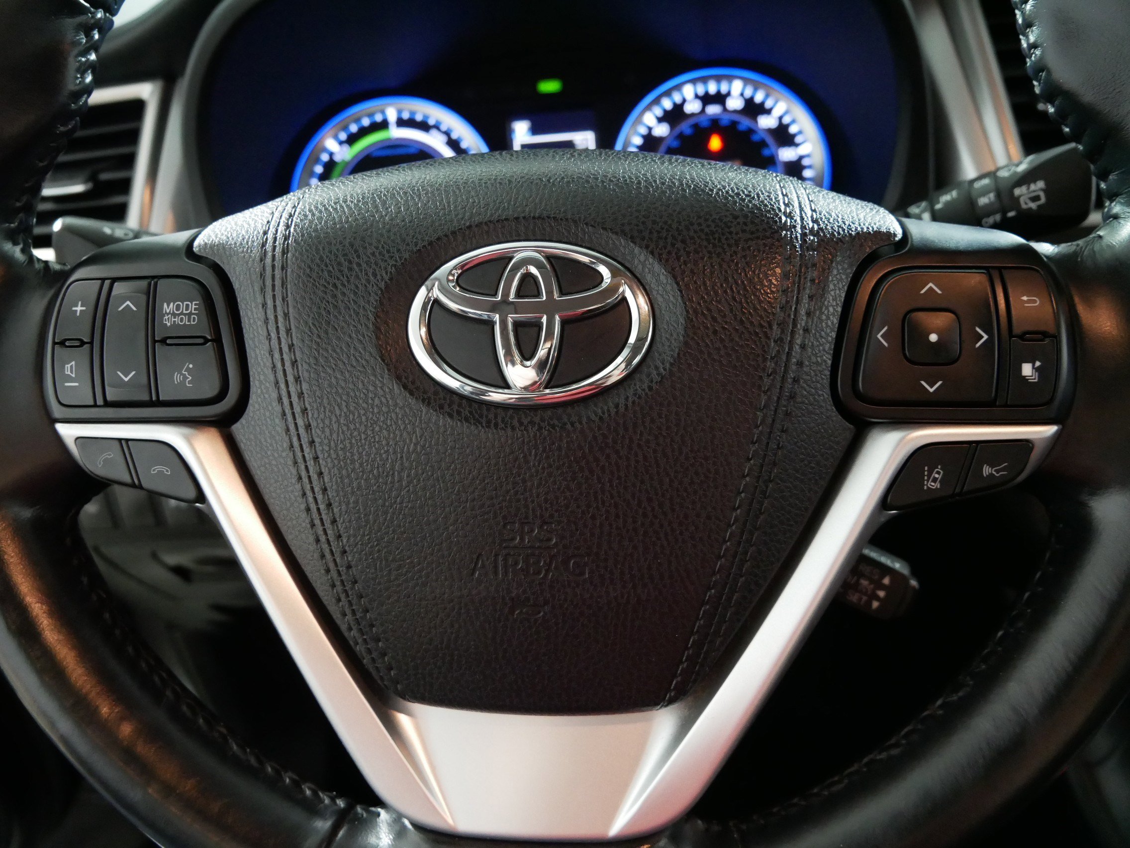 Used 2017 Toyota Highlander Limited AWD/4WD image 25