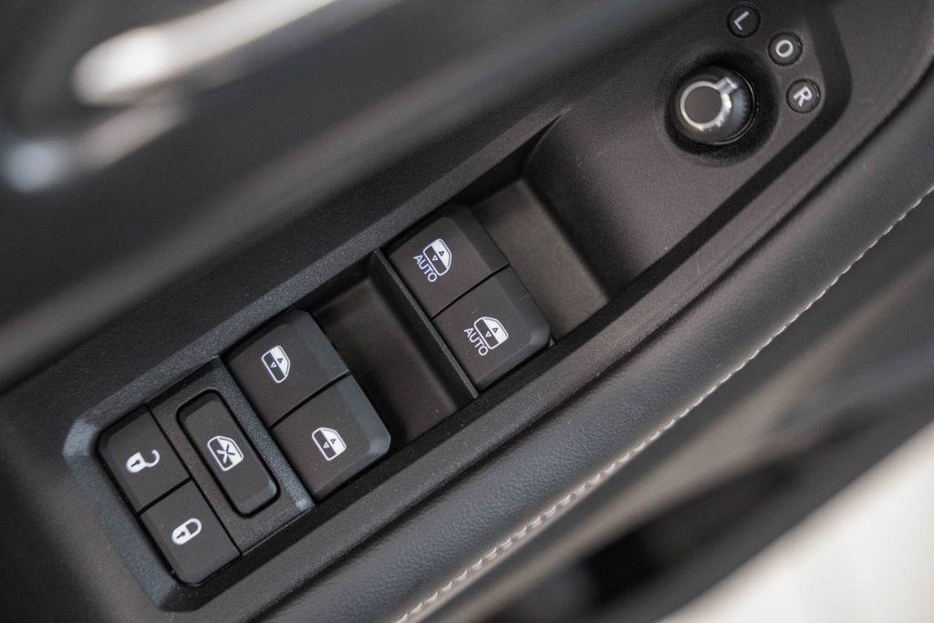 New 2025 Jeep Grand Cherokee Altitude image 36