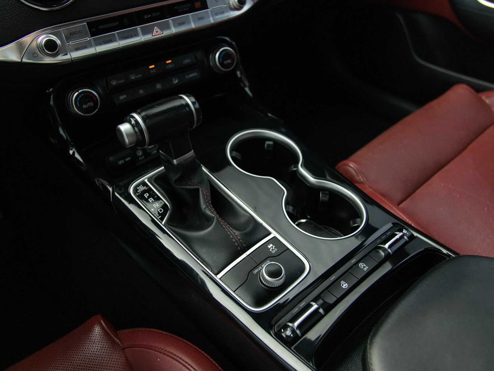 Used 2020 Kia Stinger GT-Line w/ Sun & Sound Package AWD/4WD image 32