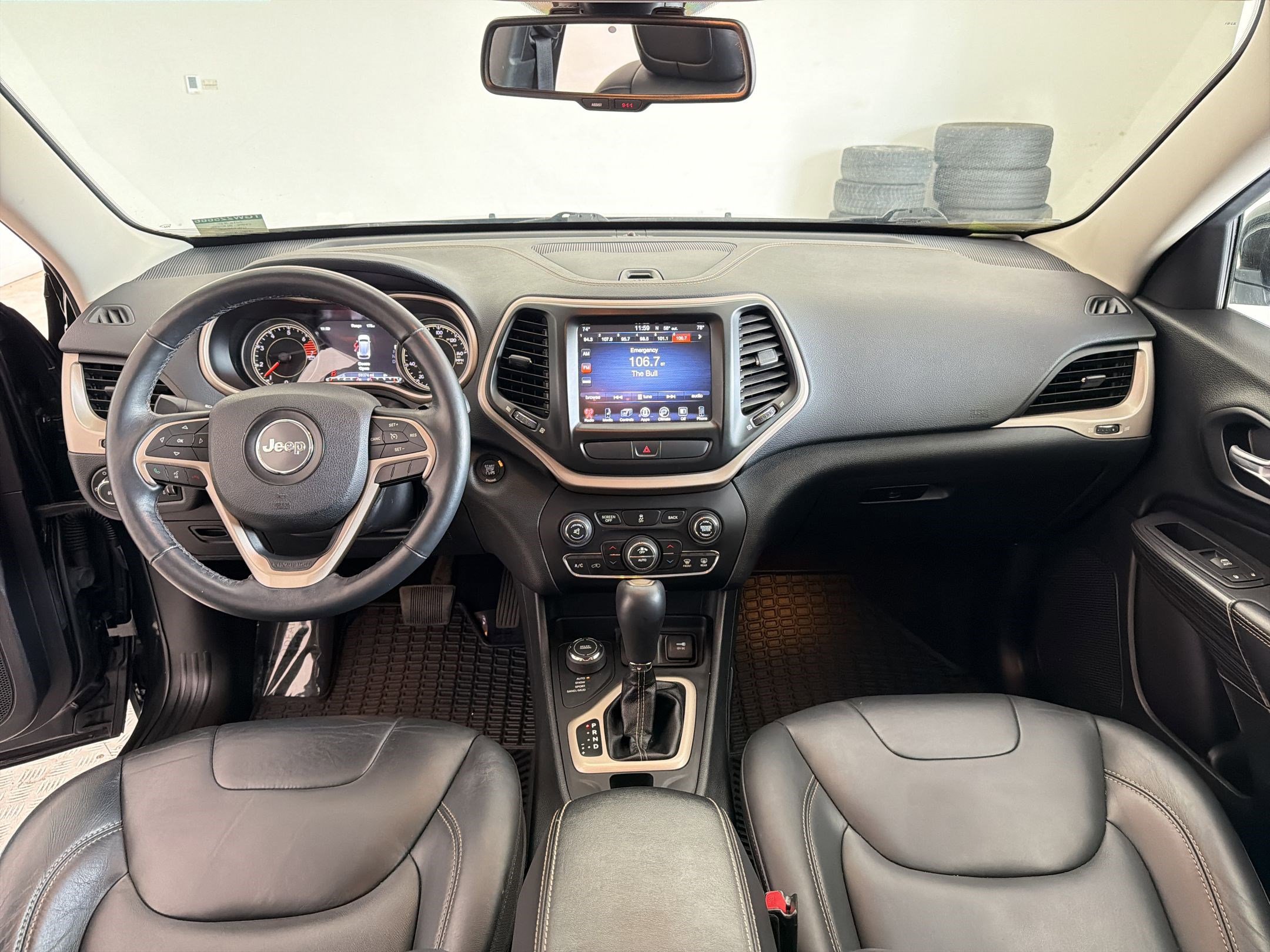 Used 2016 Jeep Cherokee Limited image 25