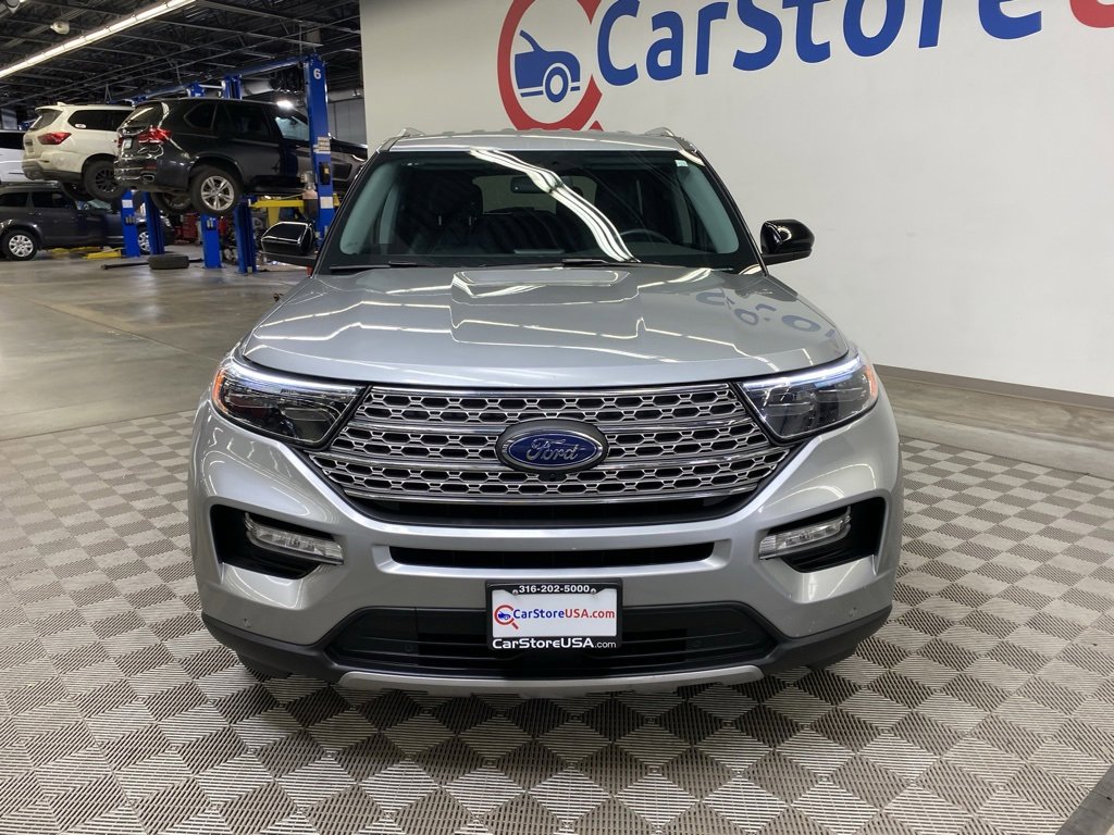 Used 2023 Ford Explorer Limited image 4