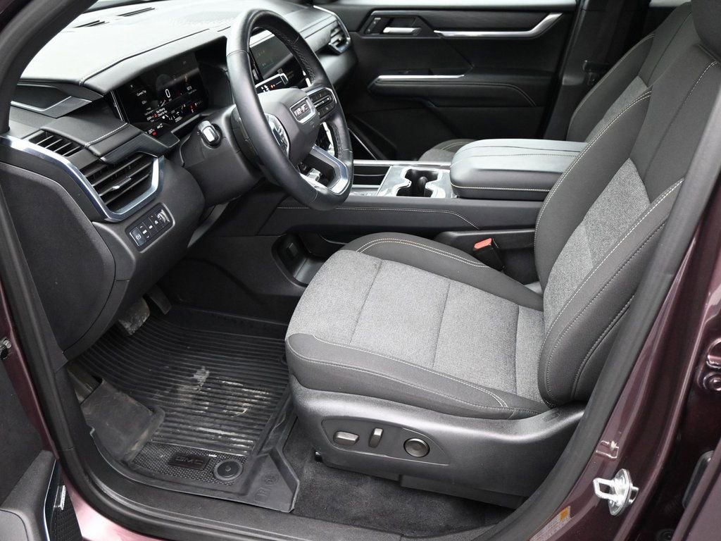 Used 2025 GMC Acadia Elevation image 9