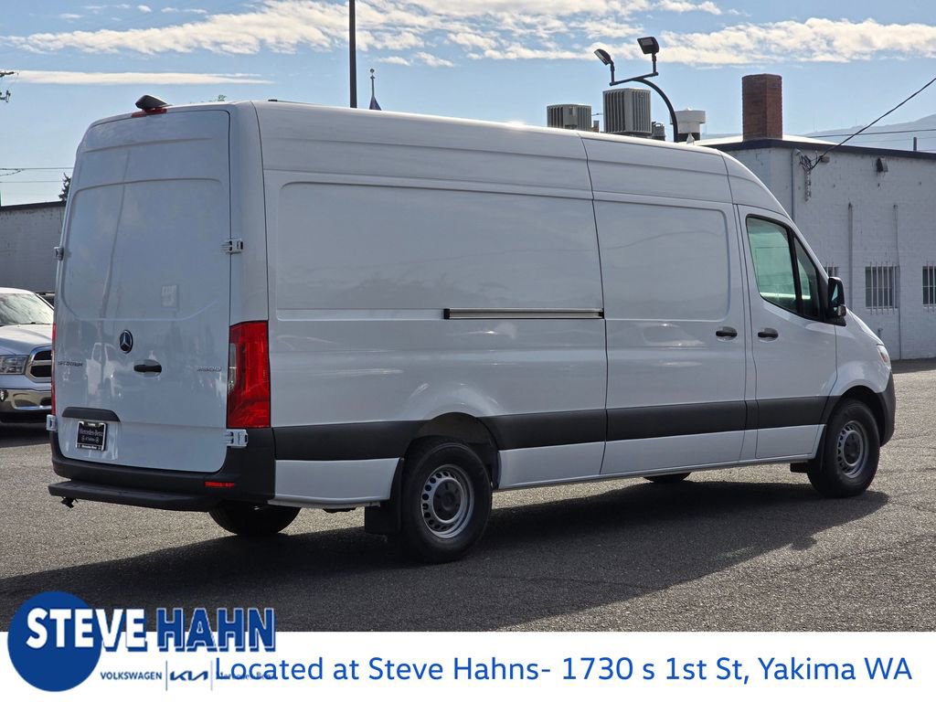 Used 2024 Mercedes-Benz Sprinter 2500 image 5