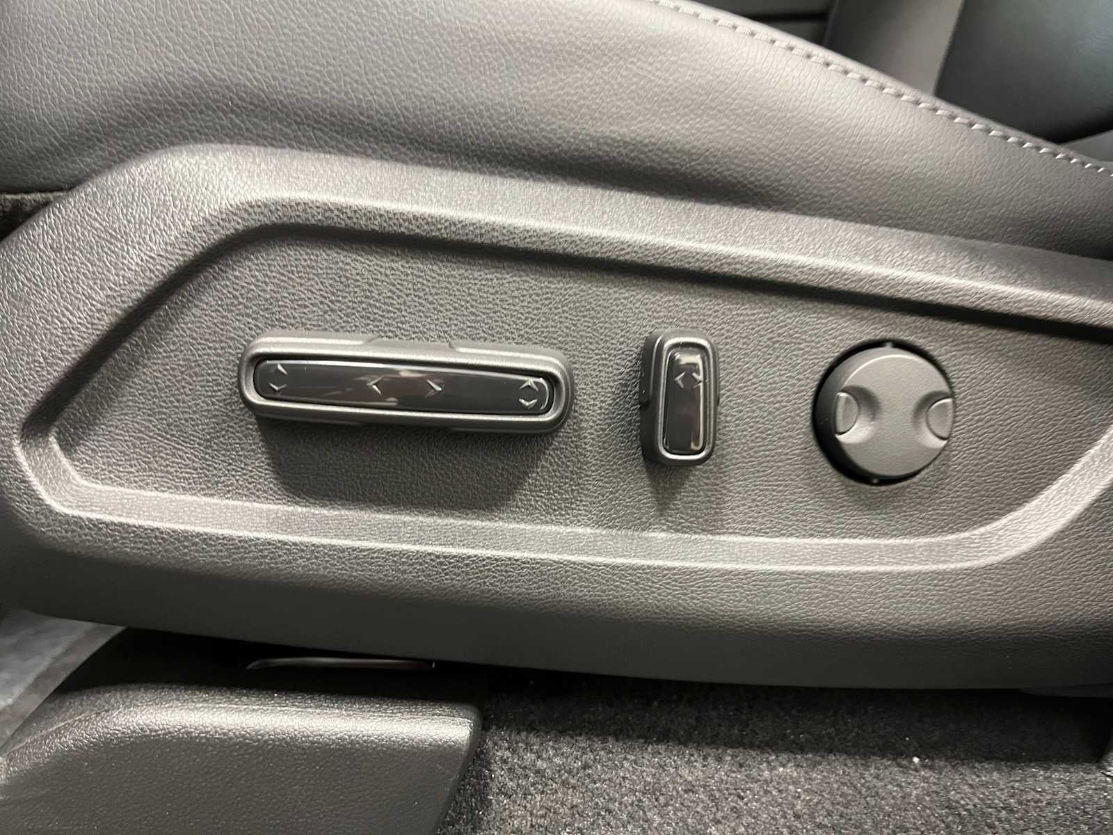 New 2025 Honda Pilot Touring image 11