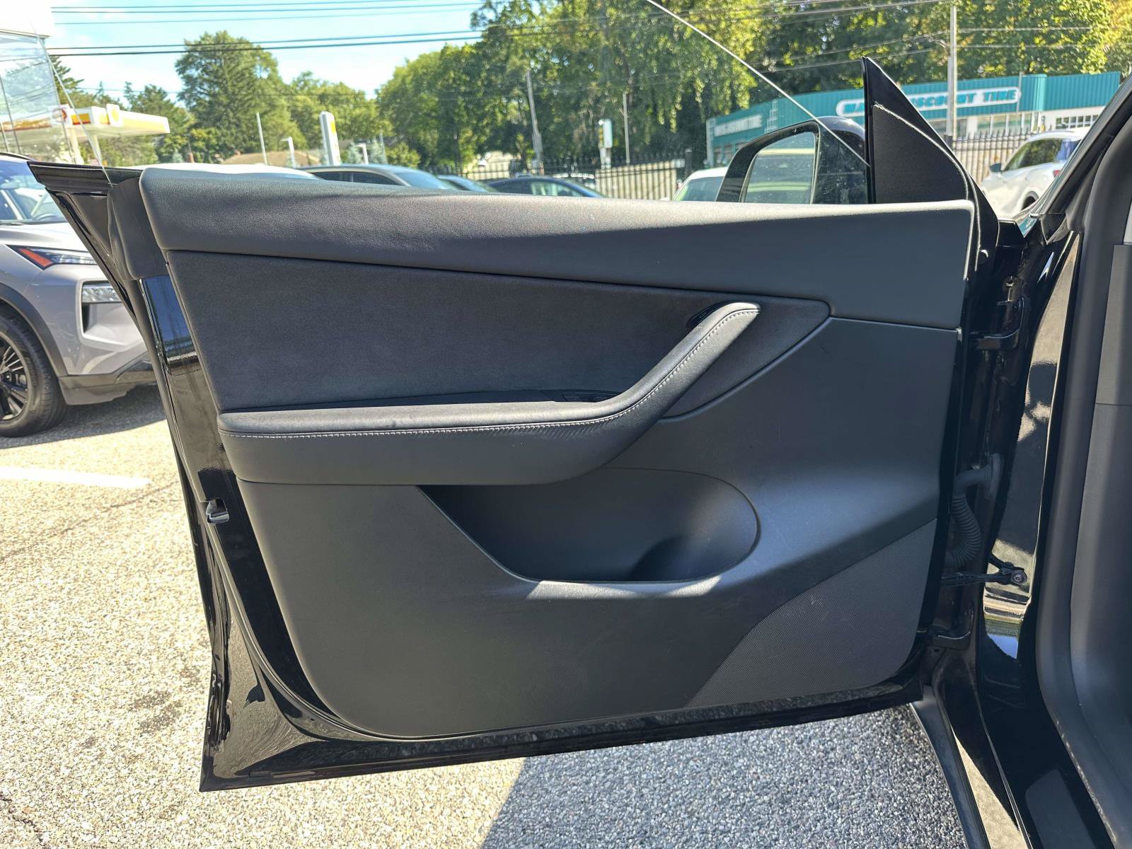 Used 2022 Tesla Model Y Long Range AWD/4WD image 13