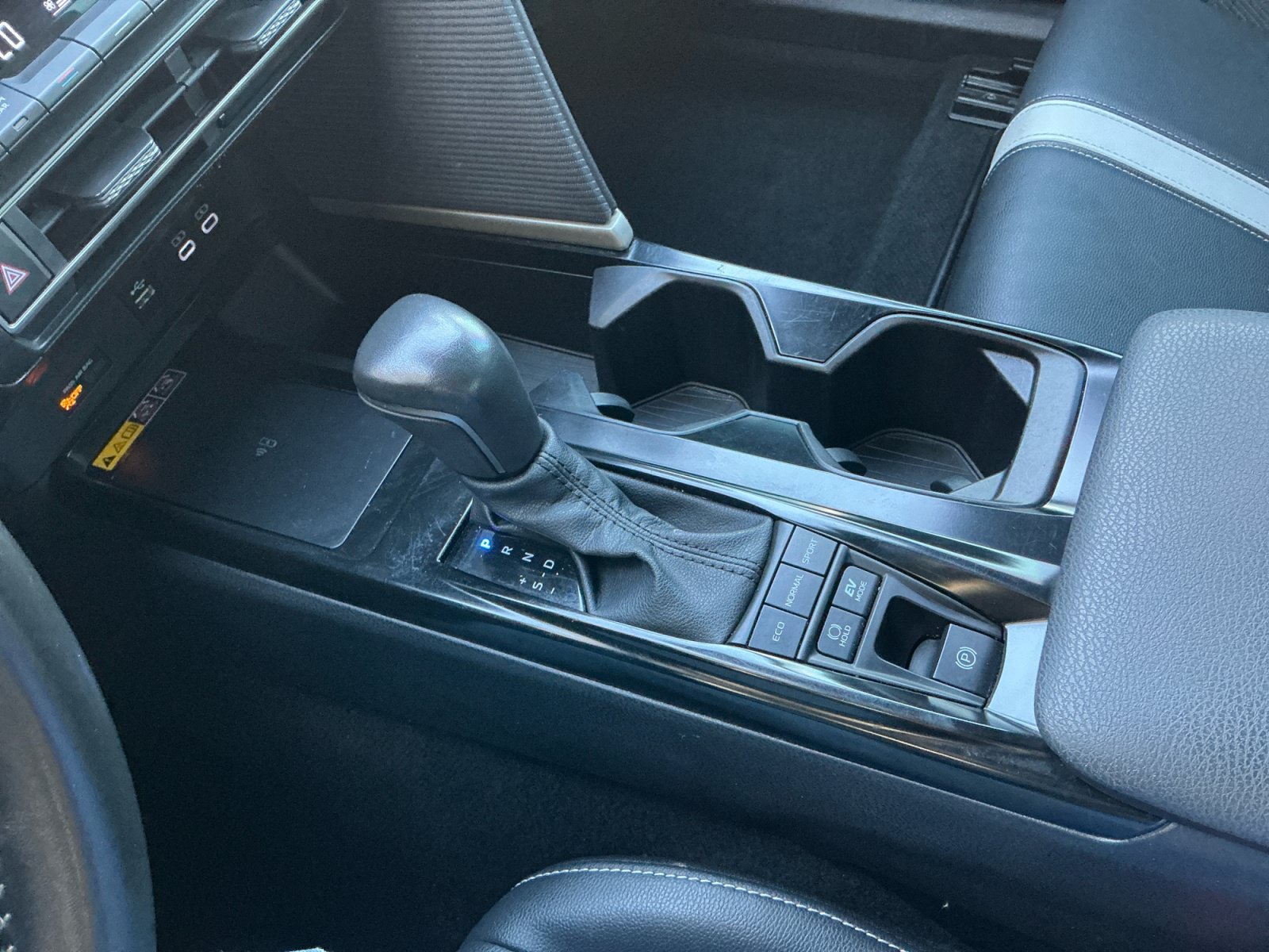 Certified 2025 Toyota Camry SE FWD image 15