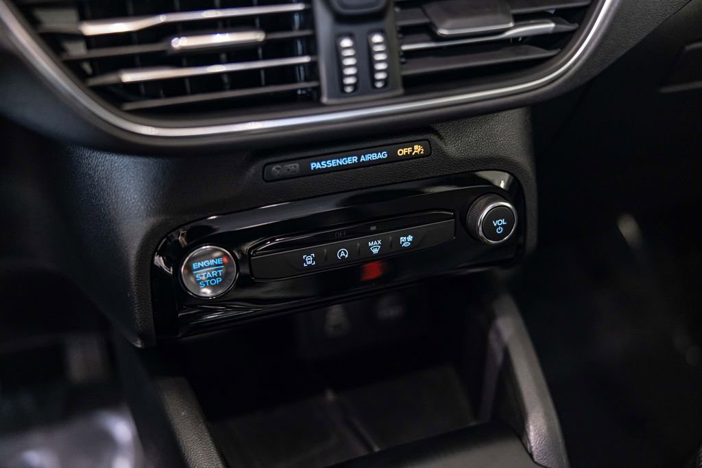 Used 2025 Ford Escape Platinum image 29