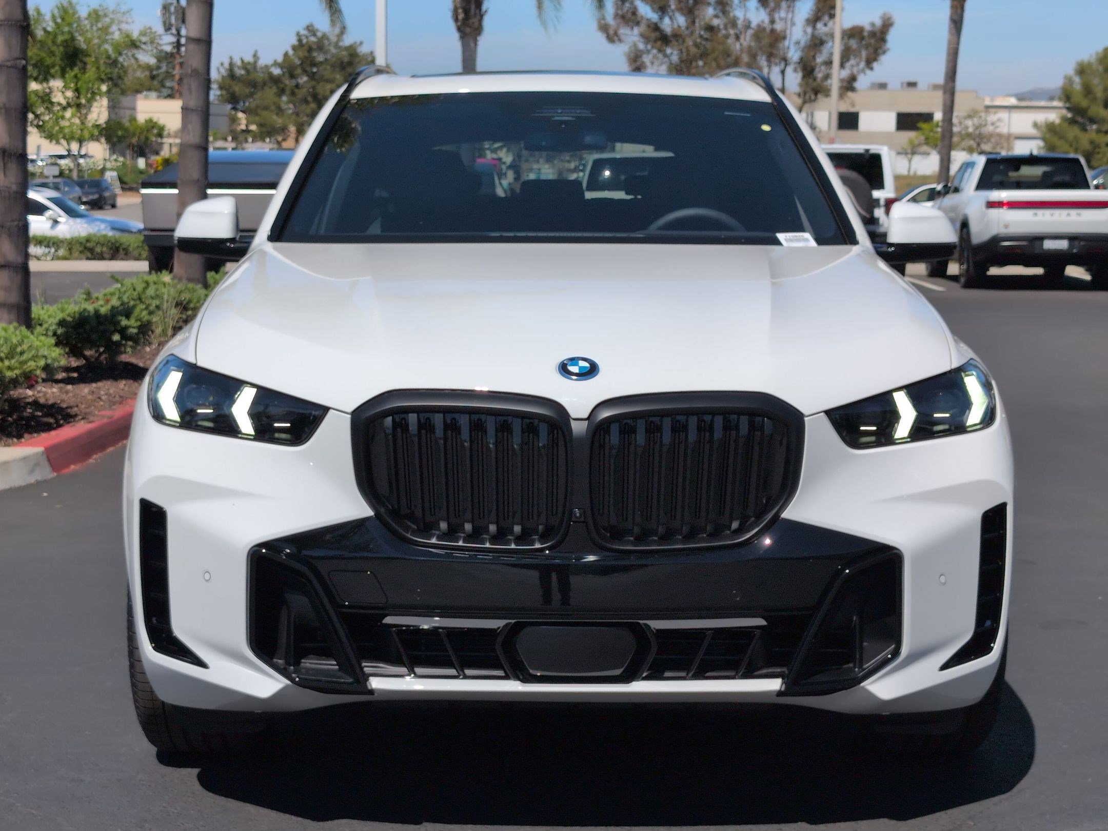 New 2026 BMW X5 xDrive50e w/ M Sport Package image 3