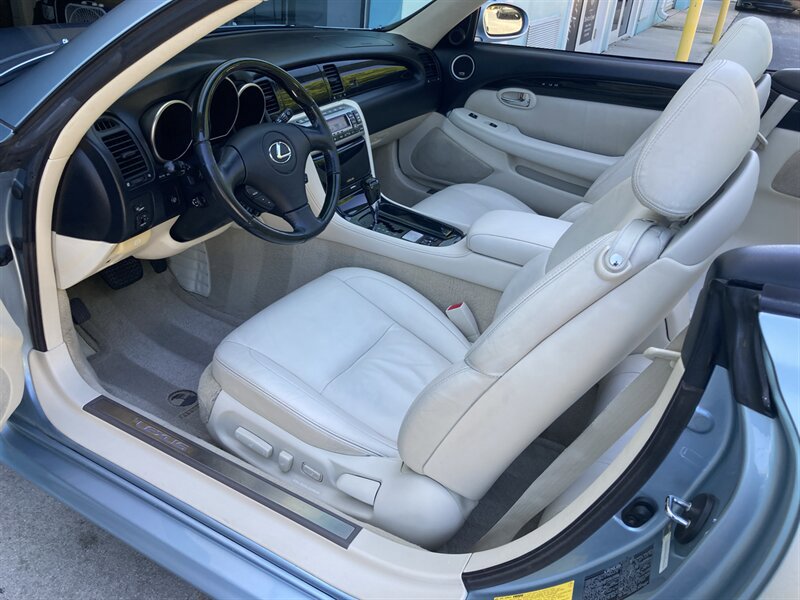 Used 2004 Lexus SC 430 Convertible RWD image 14
