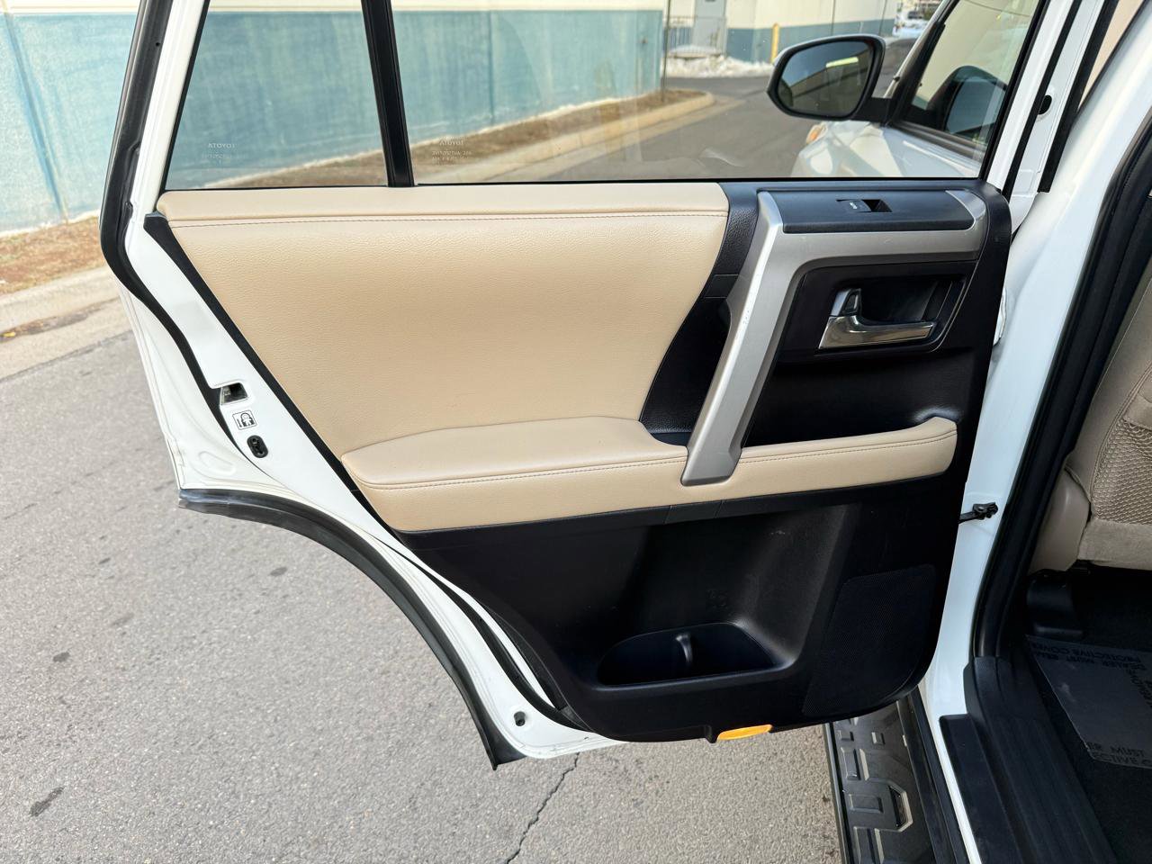 Used 2015 Toyota 4Runner SR5 image 17