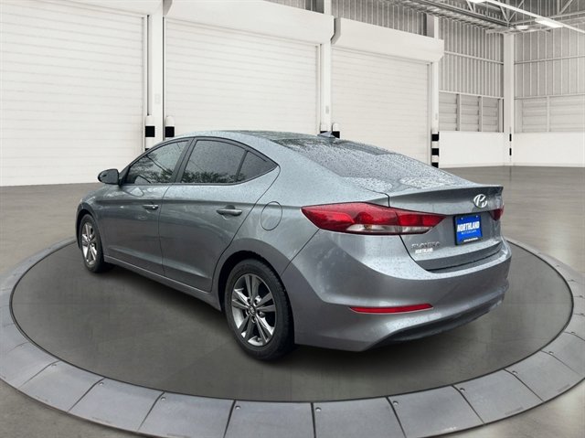Used 2017 Hyundai Elantra SE FWD image 2