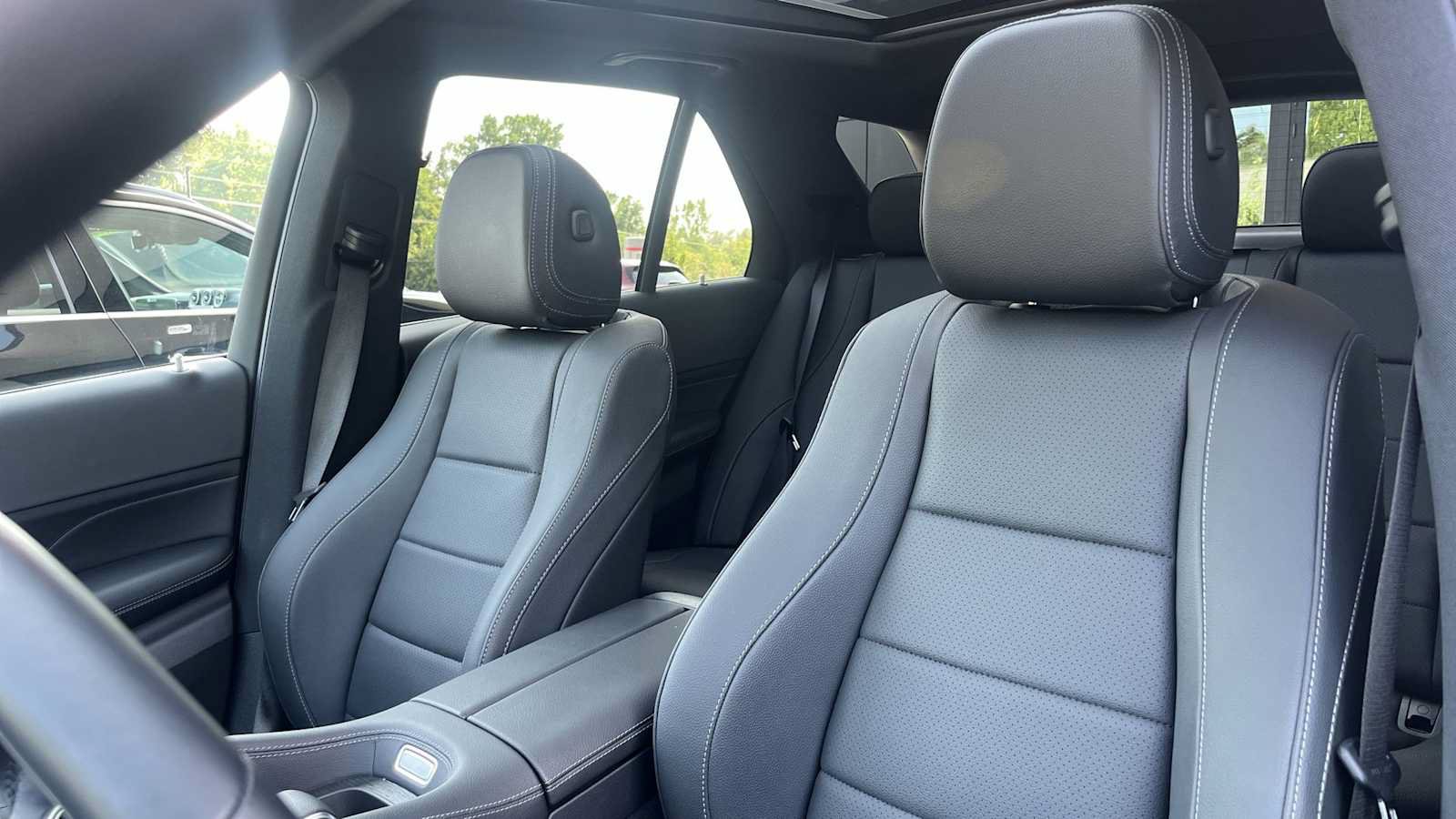 Certified 2025 Mercedes-Benz GLE 450e 4MATIC image 28