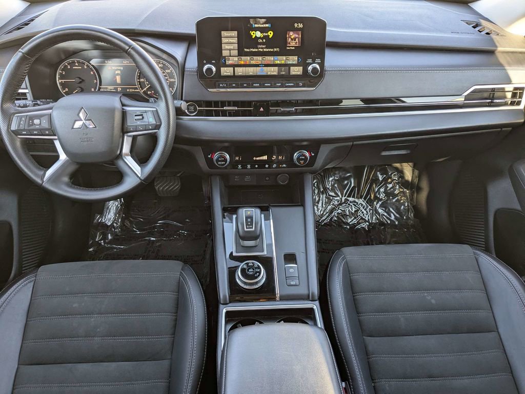 Used 2024 Mitsubishi Outlander SE image 16