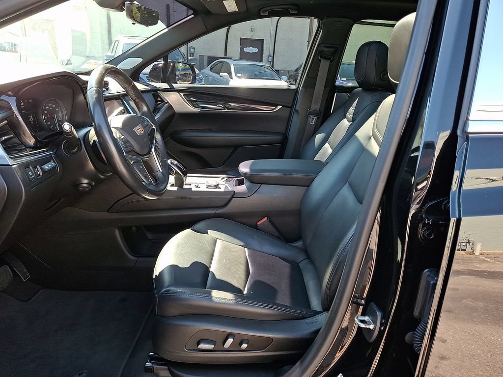 Used 2022 Cadillac XT5 Premium Luxury w/ Technology Package AWD/4WD image 14