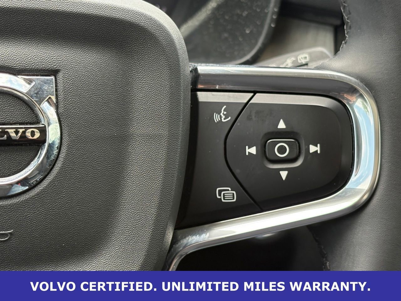 Certified 2024 Volvo XC40 B5 Plus image 20
