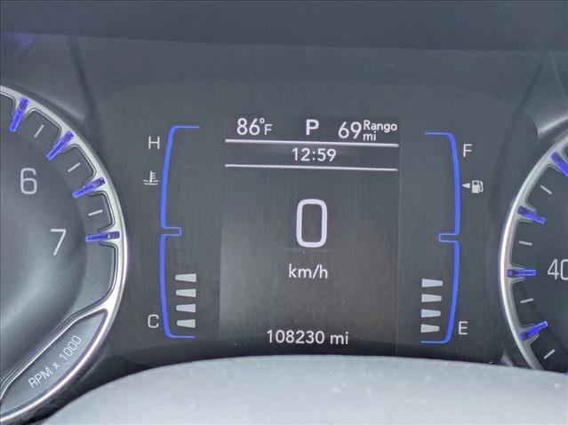 Used 2020 Chrysler Pacifica Touring-L FWD image 9