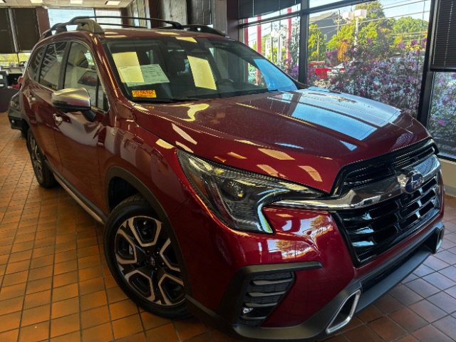 Used 2023 Subaru Ascent Touring image 1