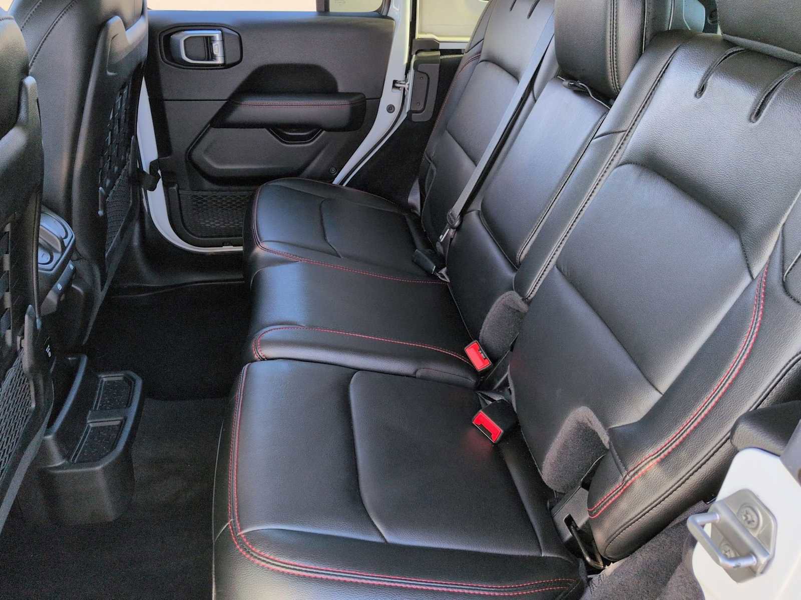 Used 2022 Jeep Wrangler Unlimited Rubicon w/ Steel Bumper Group image 20