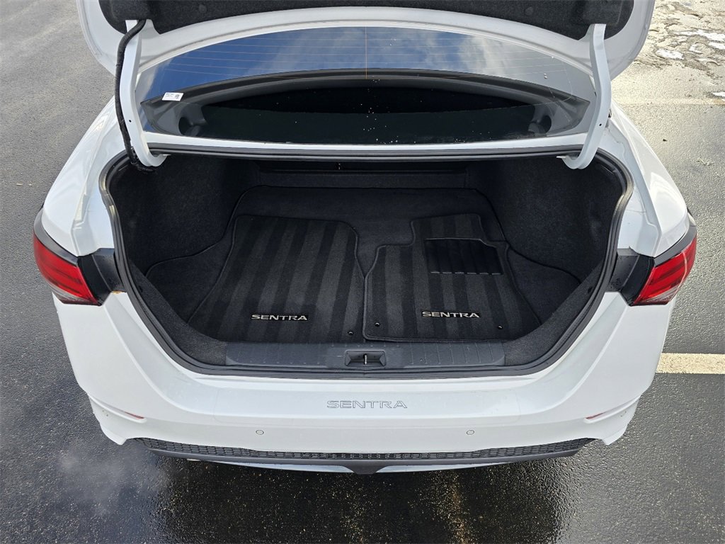 Used 2023 Nissan Sentra SR w/ SR Premium Package image 29