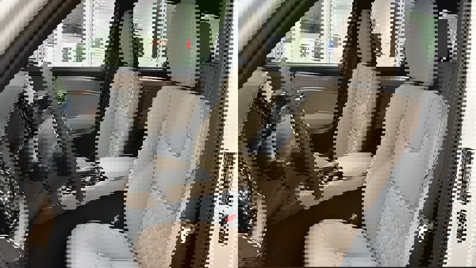 Used 2026 Volvo XC90 B6 Plus w/ Protection Package Premier image 23