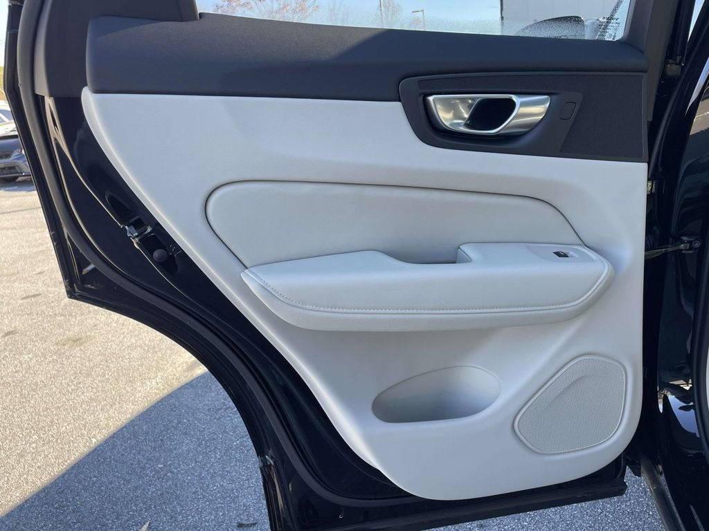 New 2026 Volvo XC60 T8 Ultra w/ Protection Package Premier image 2