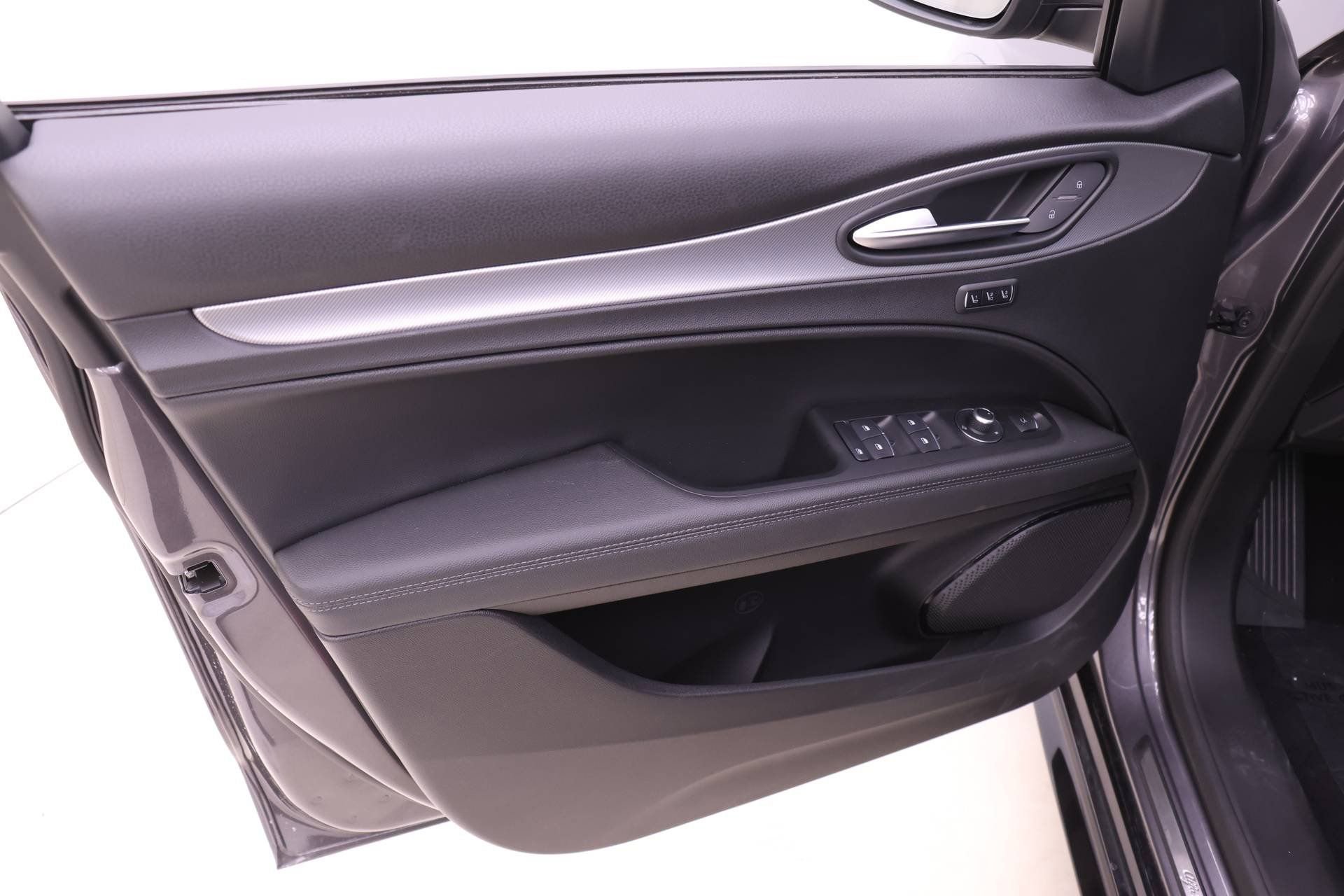 New 2026 Alfa Romeo Stelvio Sprint w/ Convenience Package image 12