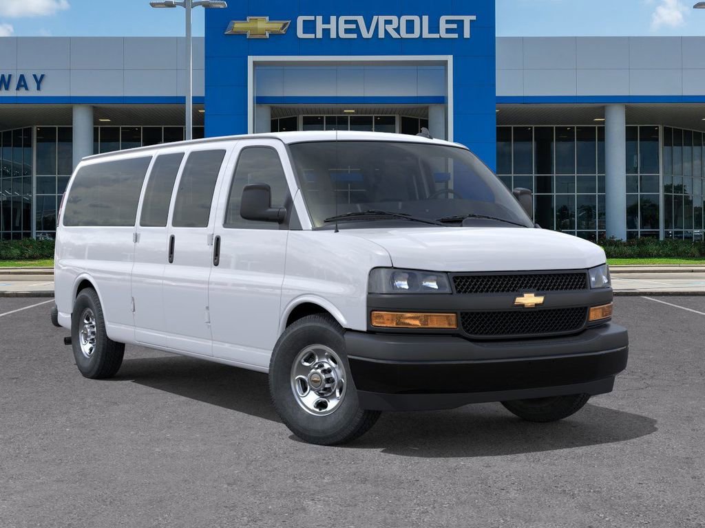 New 2025 Chevrolet Express 3500 LS image 7