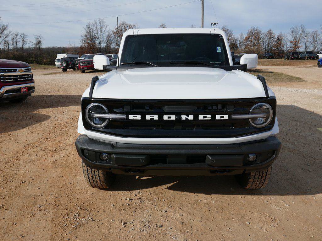 New 2025 Ford Bronco Outer Banks image 8