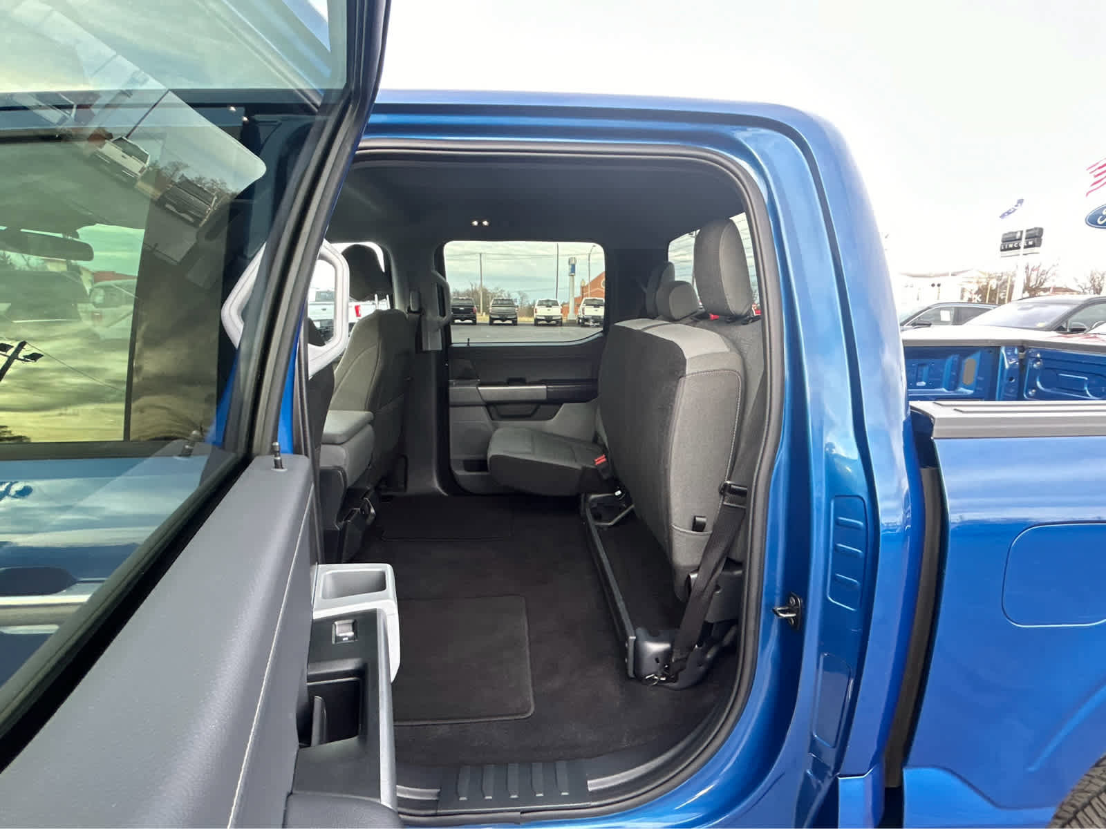 Used 2025 Ford F150 XLT w/ Equipment Group 301A Standard image 11