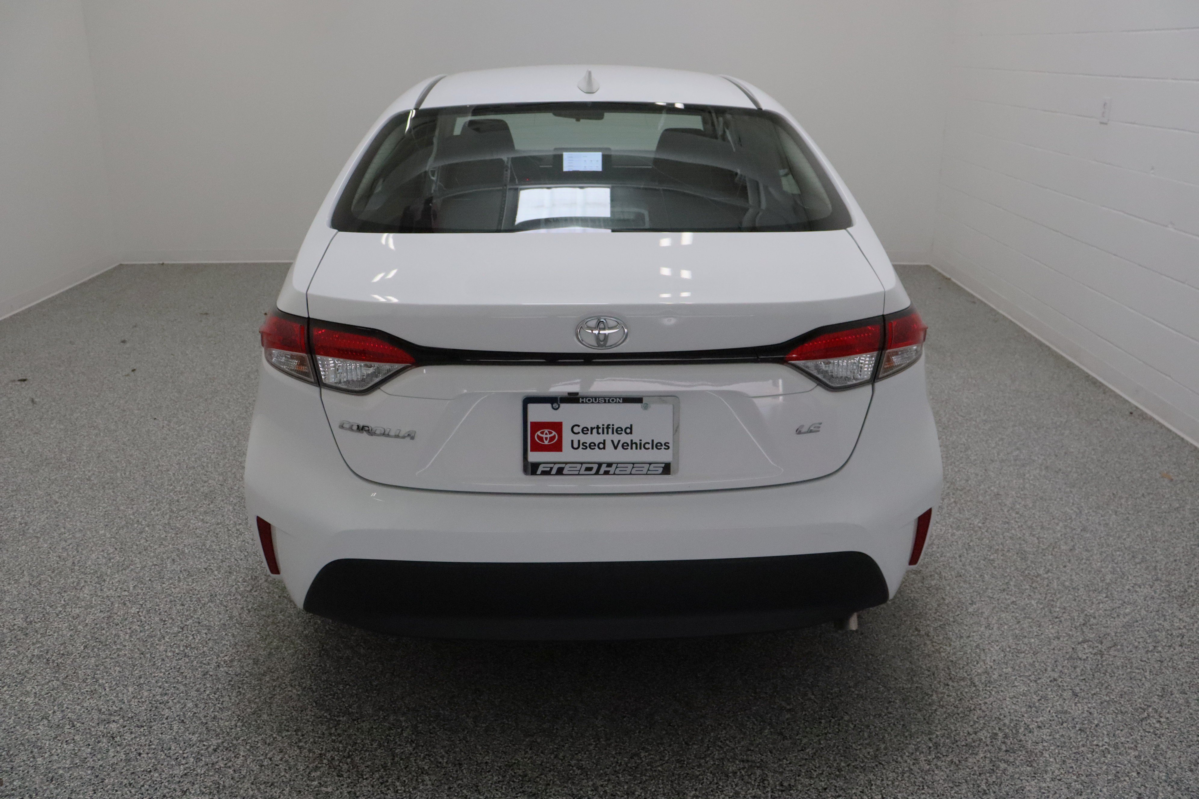 Used 2025 Toyota Corolla LE FWD image 8