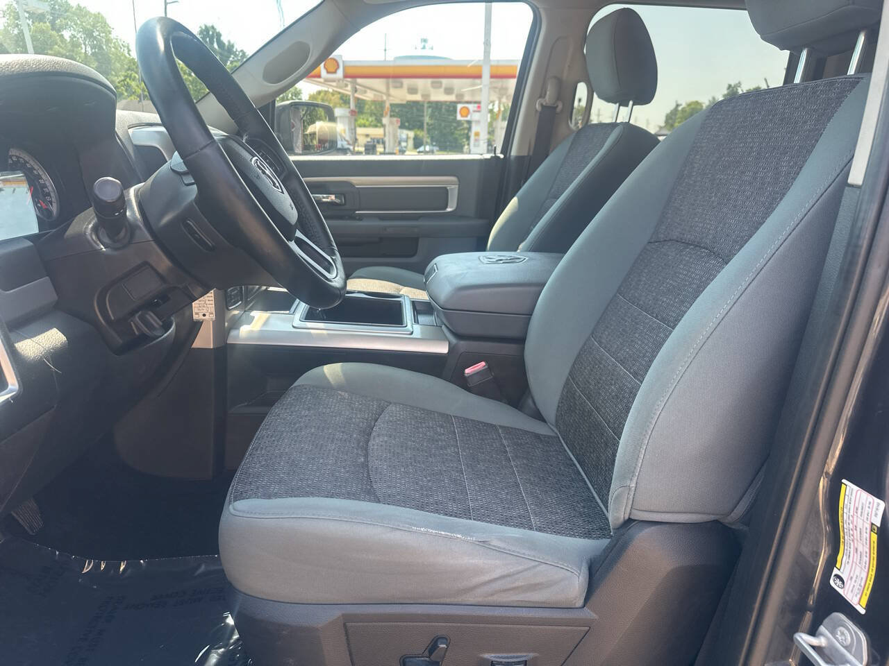 Used 2015 RAM 1500 Big Horn AWD/4WD image 23