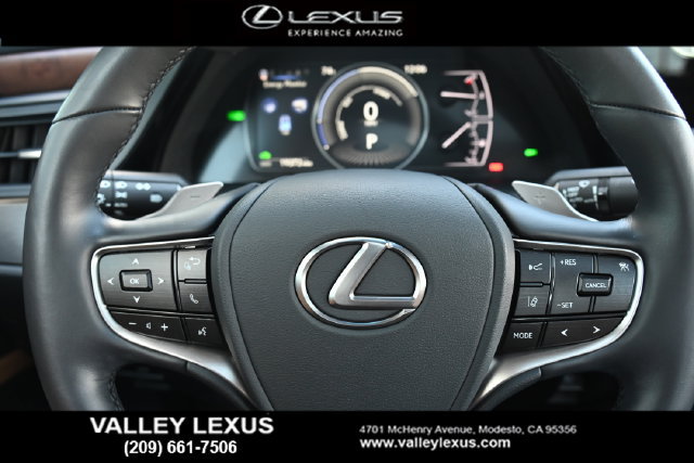 Certified 2025 Lexus ES 300h w/ Premium Package FWD image 9