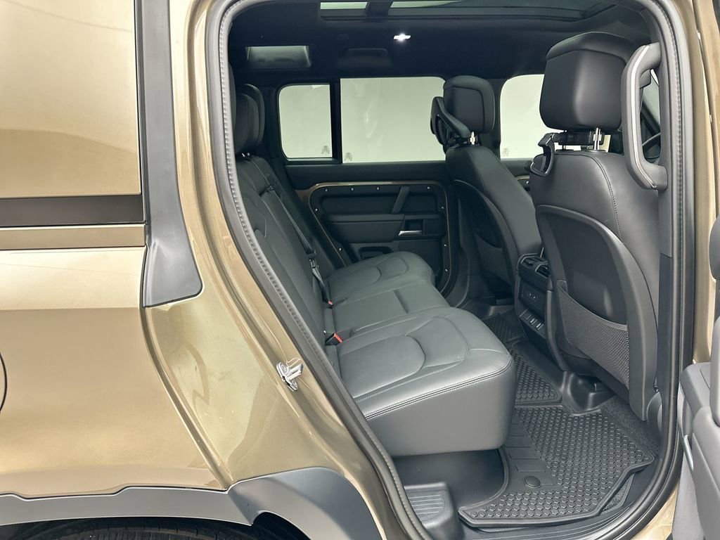 New 2026 Land Rover Defender 110 S image 7