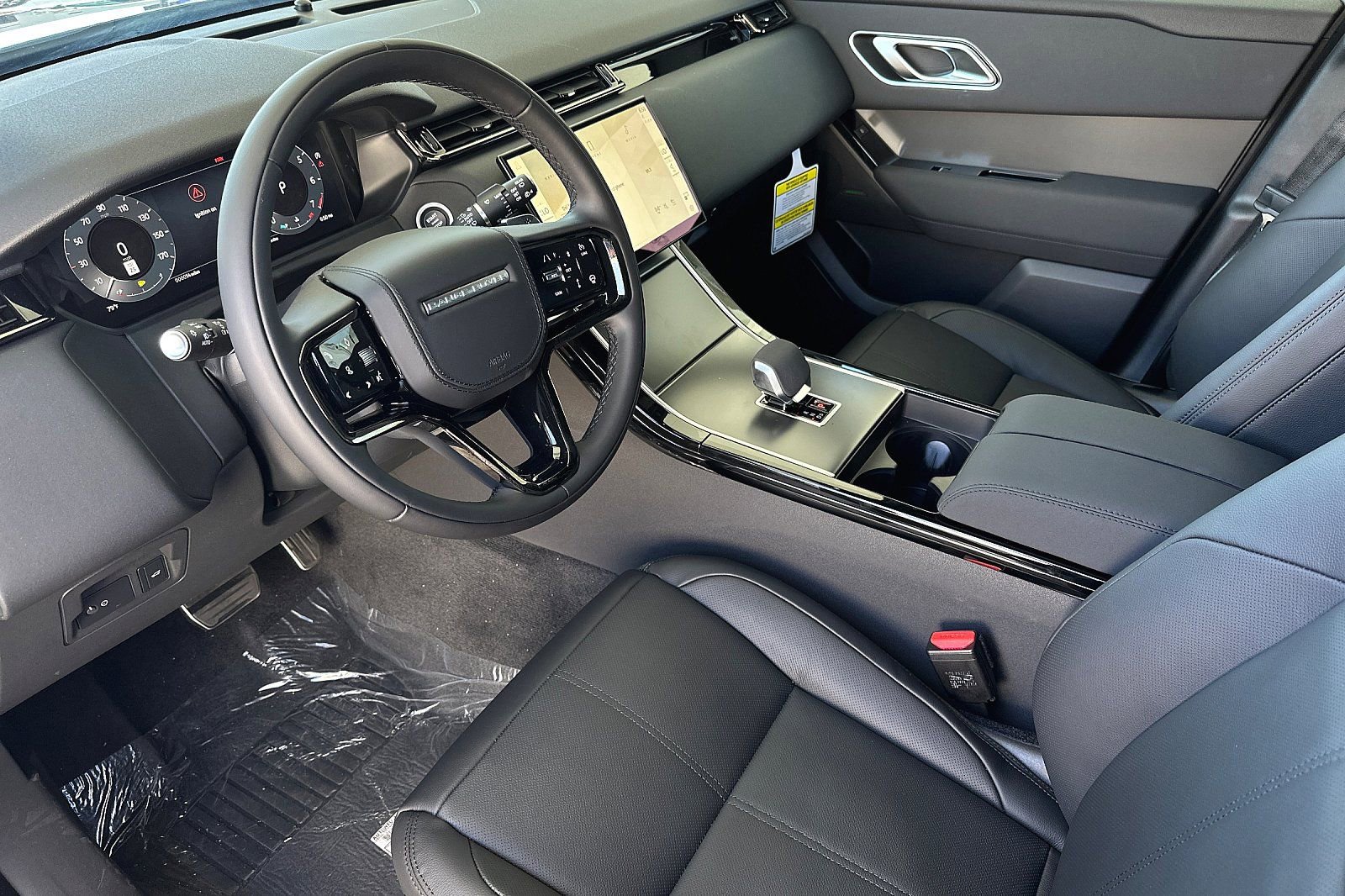 New 2024 Land Rover Range Rover Velar Dynamic SE AWD/4WD image 10