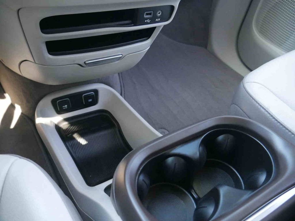 Used 2019 Chrysler Pacifica Touring-L w/ Advanced Safetytec Group image 28