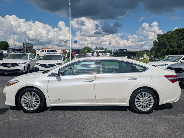 Used 2014 Toyota Avalon Limited w/ Technology Package FWD image 3