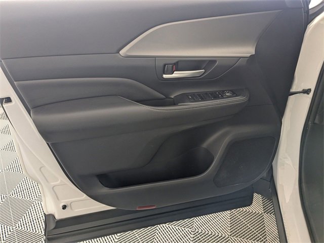Used 2024 Toyota Grand Highlander XLE image 10