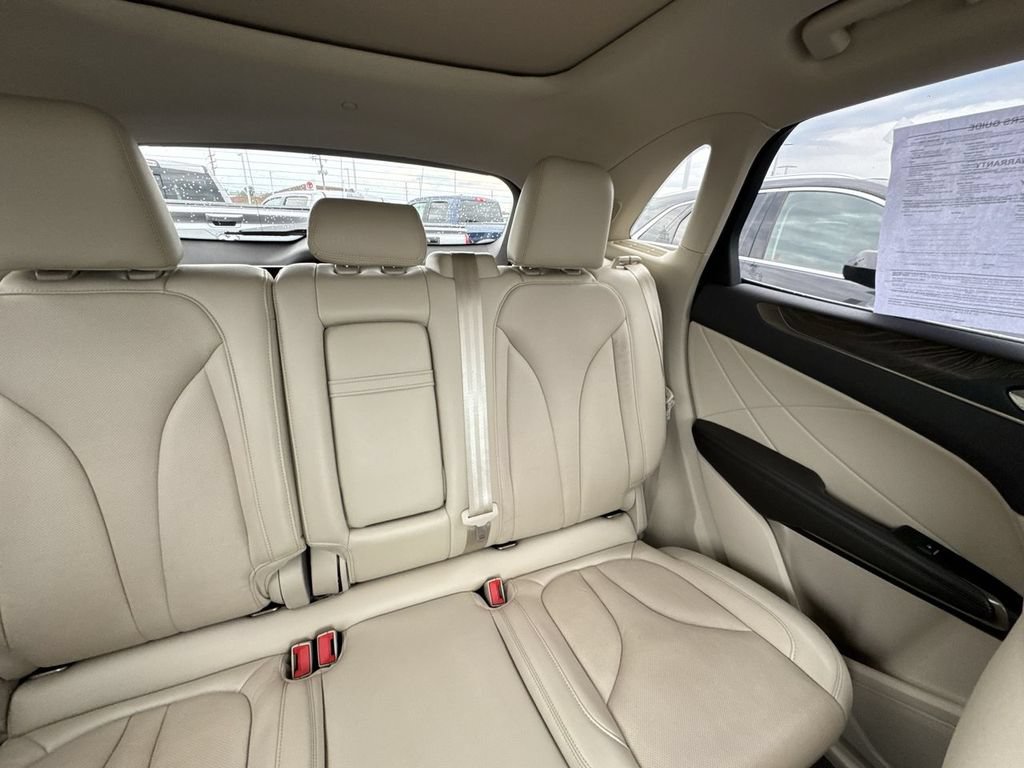 Used 2019 Lincoln MKC Reserve AWD/4WD image 14