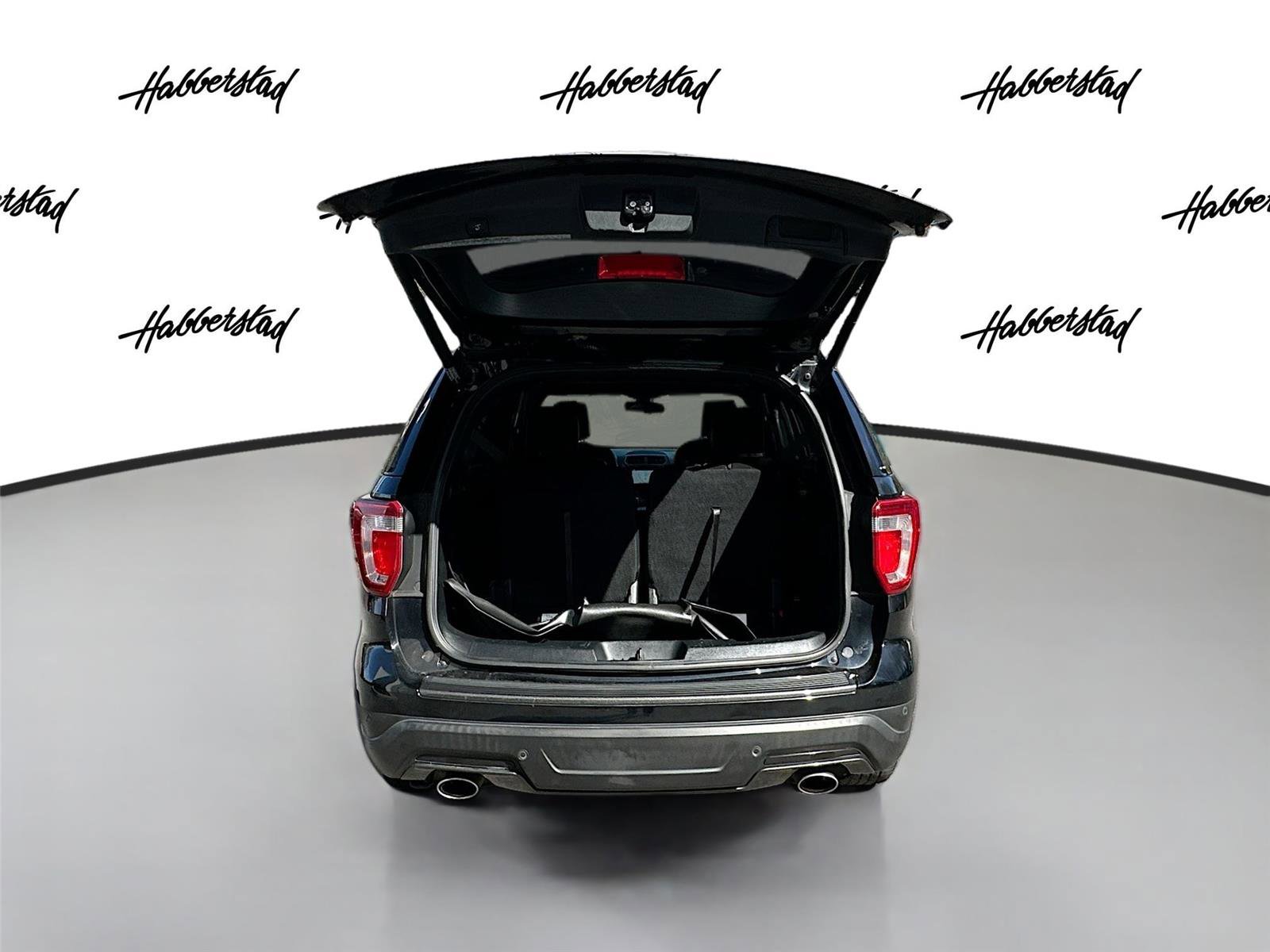 Used 2018 Ford Explorer XLT w/ Equipment Group 202A image 27