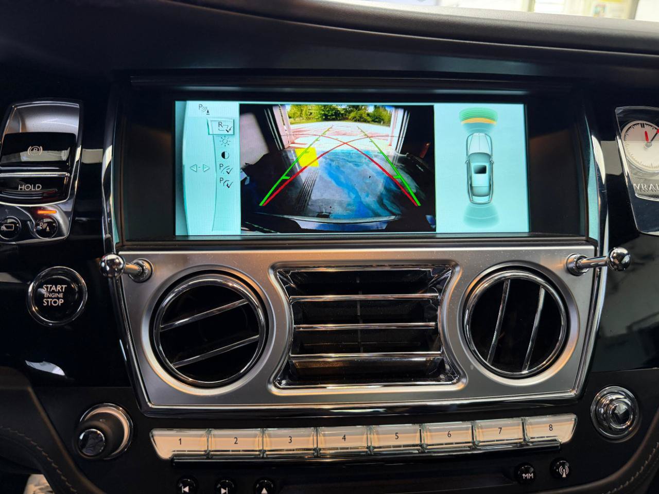 Used 2016 Rolls-Royce Wraith RWD image 34