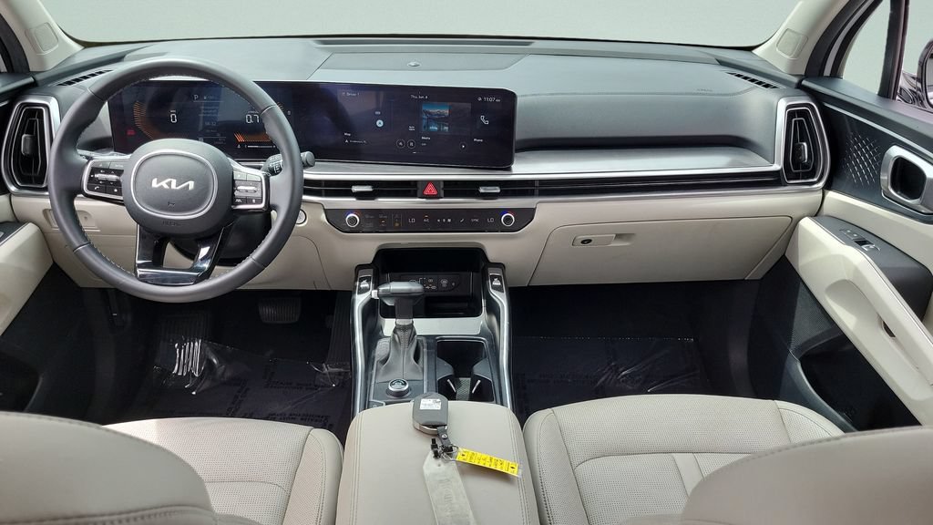 Used 2024 Kia Sorento S FWD image 11