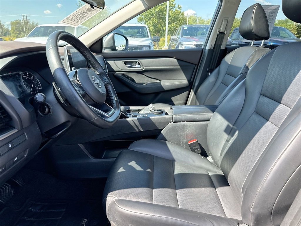 Used 2023 Nissan Rogue SV w/ SV Premium Package image 19